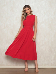 Vestido Feminino Midi em Crepinho - Cintura Marcada, Decote Discreto e Saia Solta Vermelho