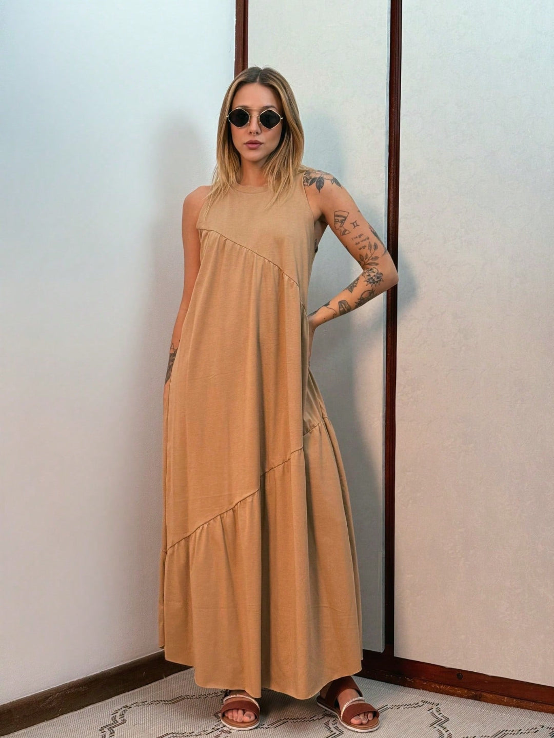 Vestido Longo Feminino sem Mangas em Malha Algodão Aveloz Bege