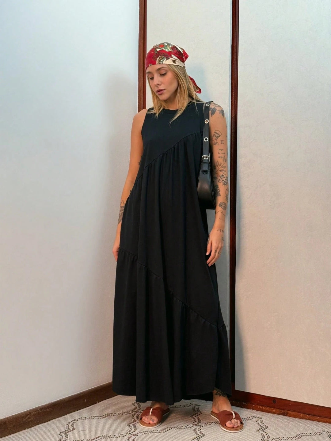 Vestido Longo Feminino sem Mangas em Malha Algodão Aveloz Preto